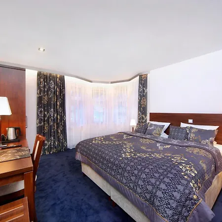 Hotel 1920 4*